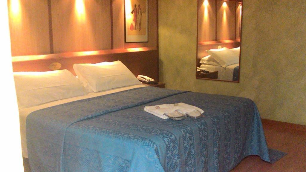 Hotel Motel Ovest Vittuone Cameră foto