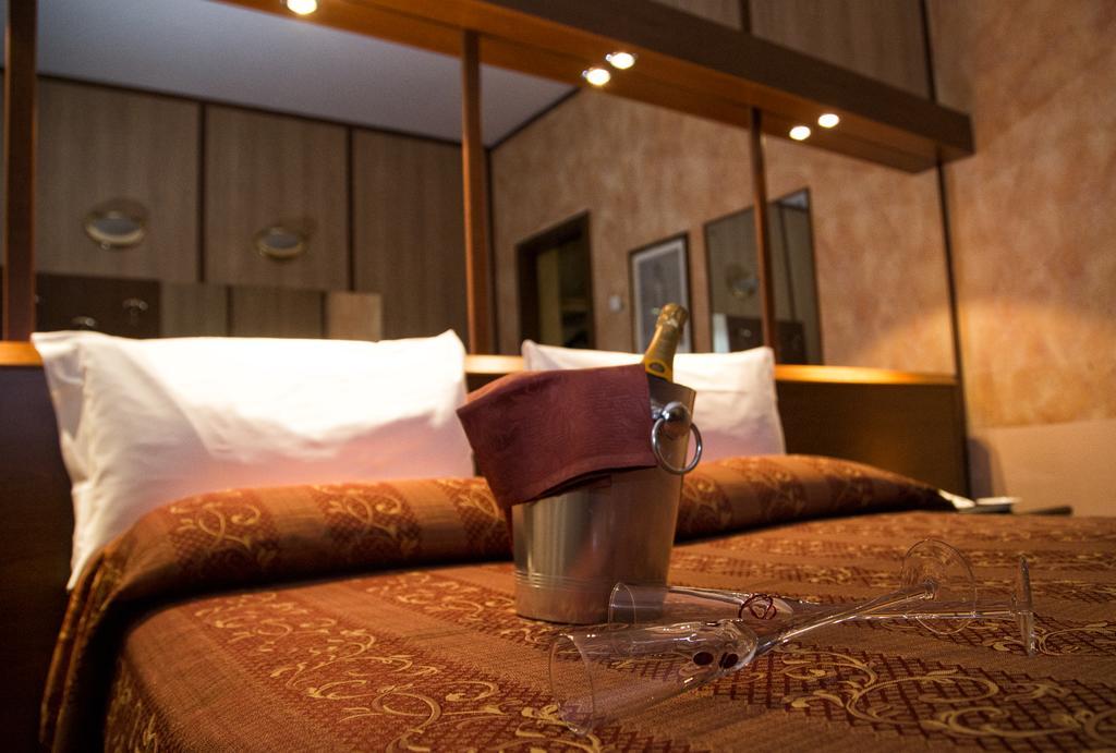 Hotel Motel Ovest Vittuone Cameră foto